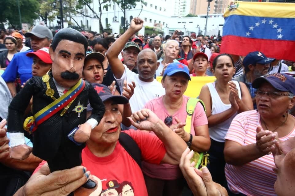İşte Venezuela'da yaşanan kritik gelişmeler... 16