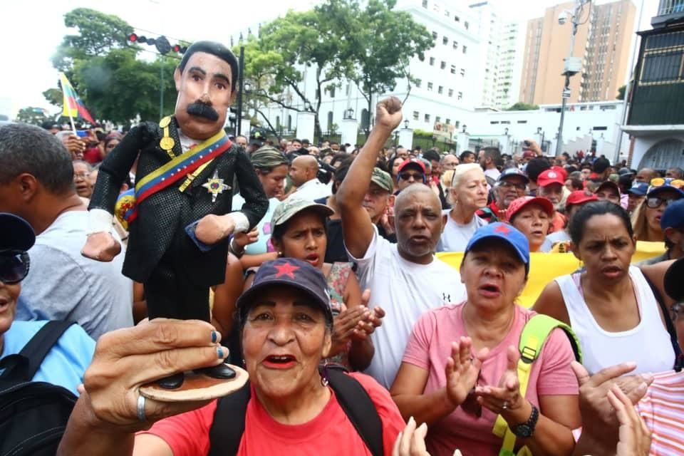 İşte Venezuela'da yaşanan kritik gelişmeler... 17
