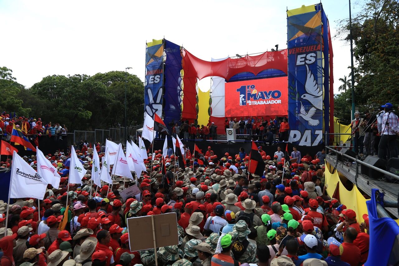 Venezuela'da hükümet destekçileri sokakta... 3