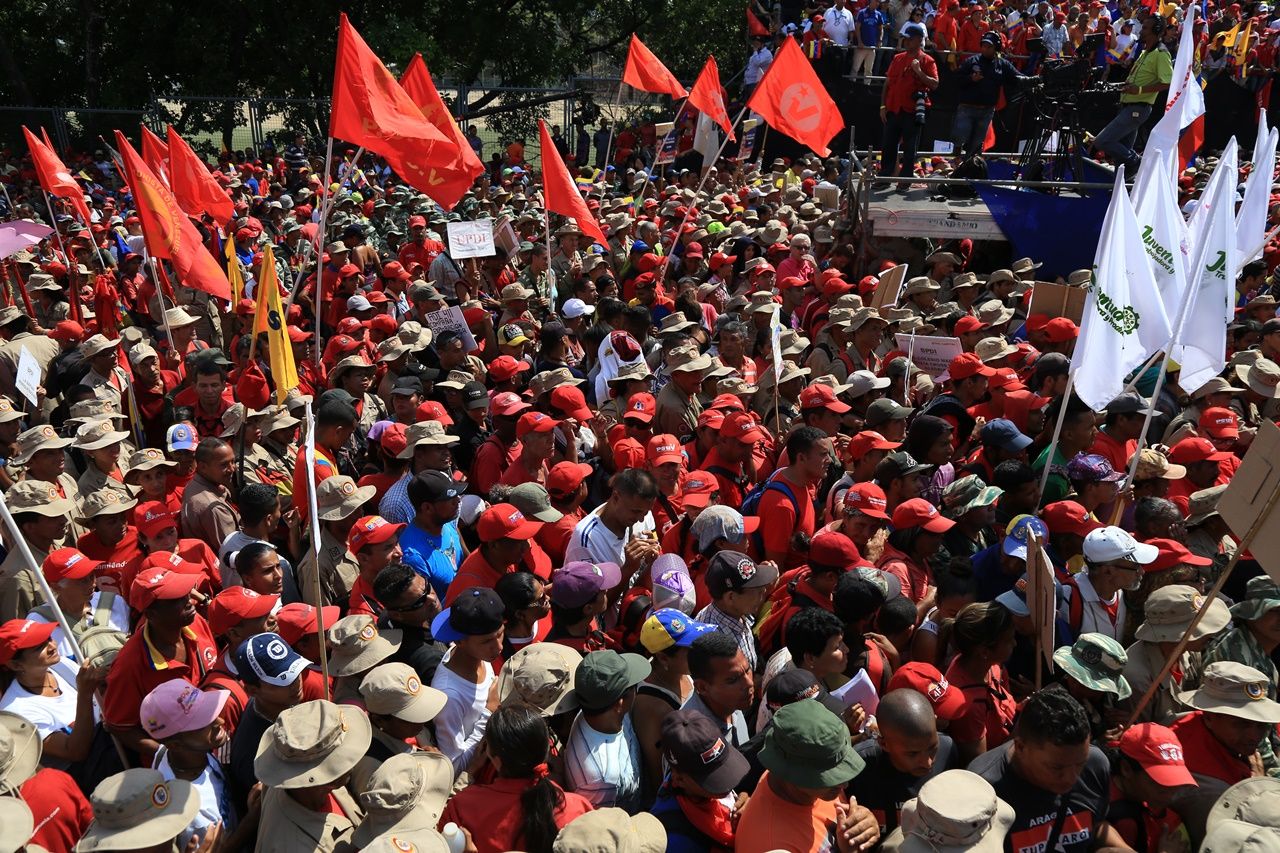 Venezuela'da hükümet destekçileri sokakta... 4