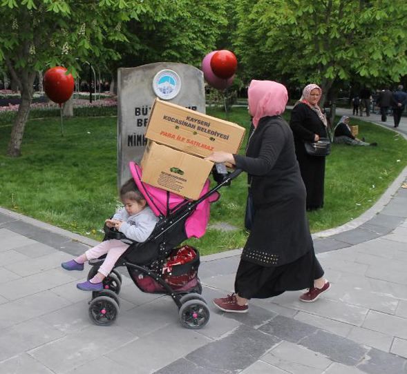 Ne aş ne iş için sıraya girdiler! 5