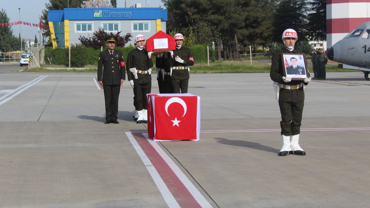 Şehit yüzbaşının naaşı memleketine uğurlandı! 4