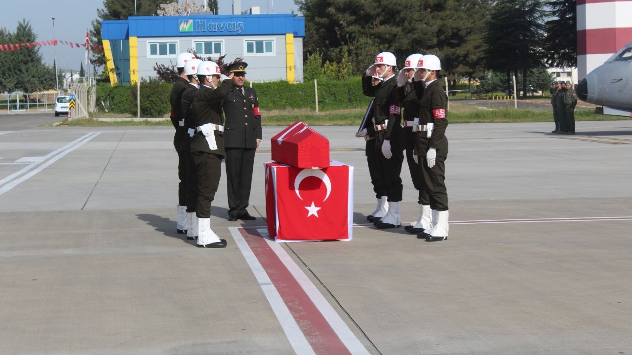 Şehit yüzbaşının naaşı memleketine uğurlandı! 5