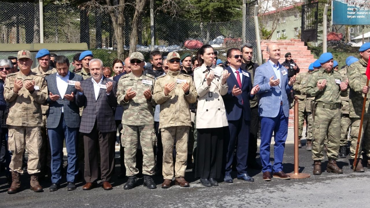 Hakkari şehitleri için tören düzenlendi! 22