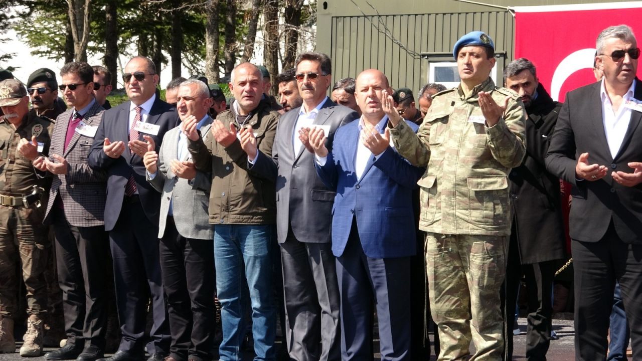 Hakkari şehitleri için tören düzenlendi! 23