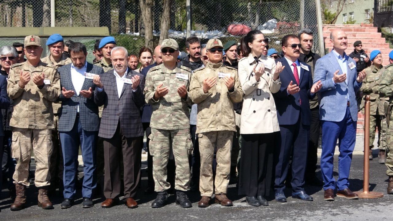 Hakkari şehitleri için tören düzenlendi! 12