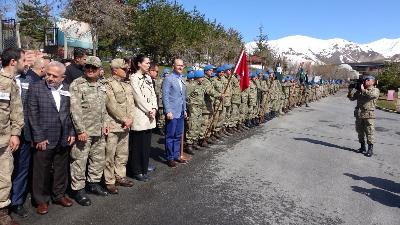 Hakkari şehitleri için tören düzenlendi! 3