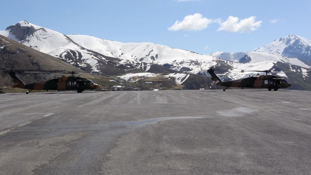 Hakkari şehitleri için tören düzenlendi! 6