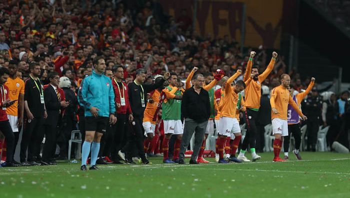 Maç sonu tünelin girişinde kavga çıktı! 9