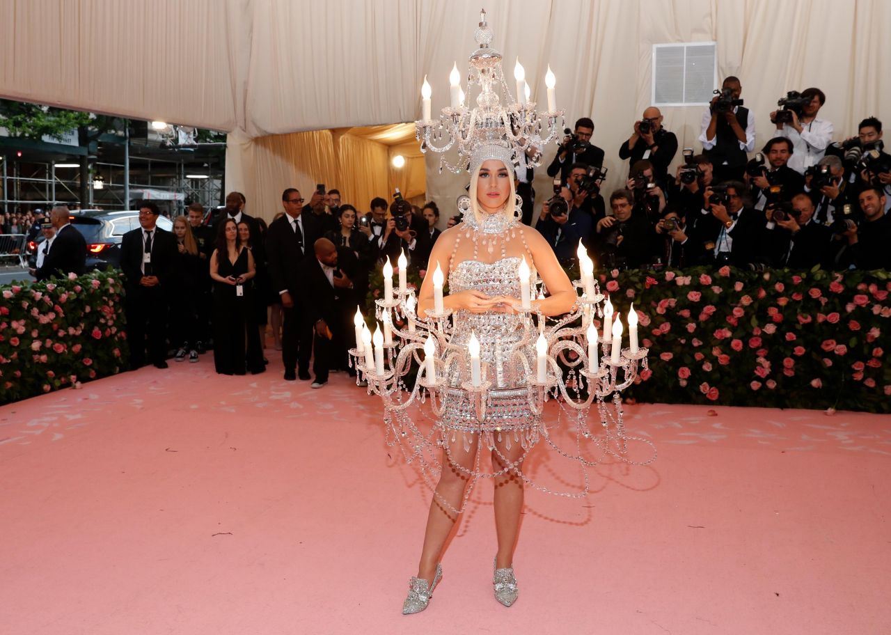 MET Gala tarihine geçecek kostümler! 26
