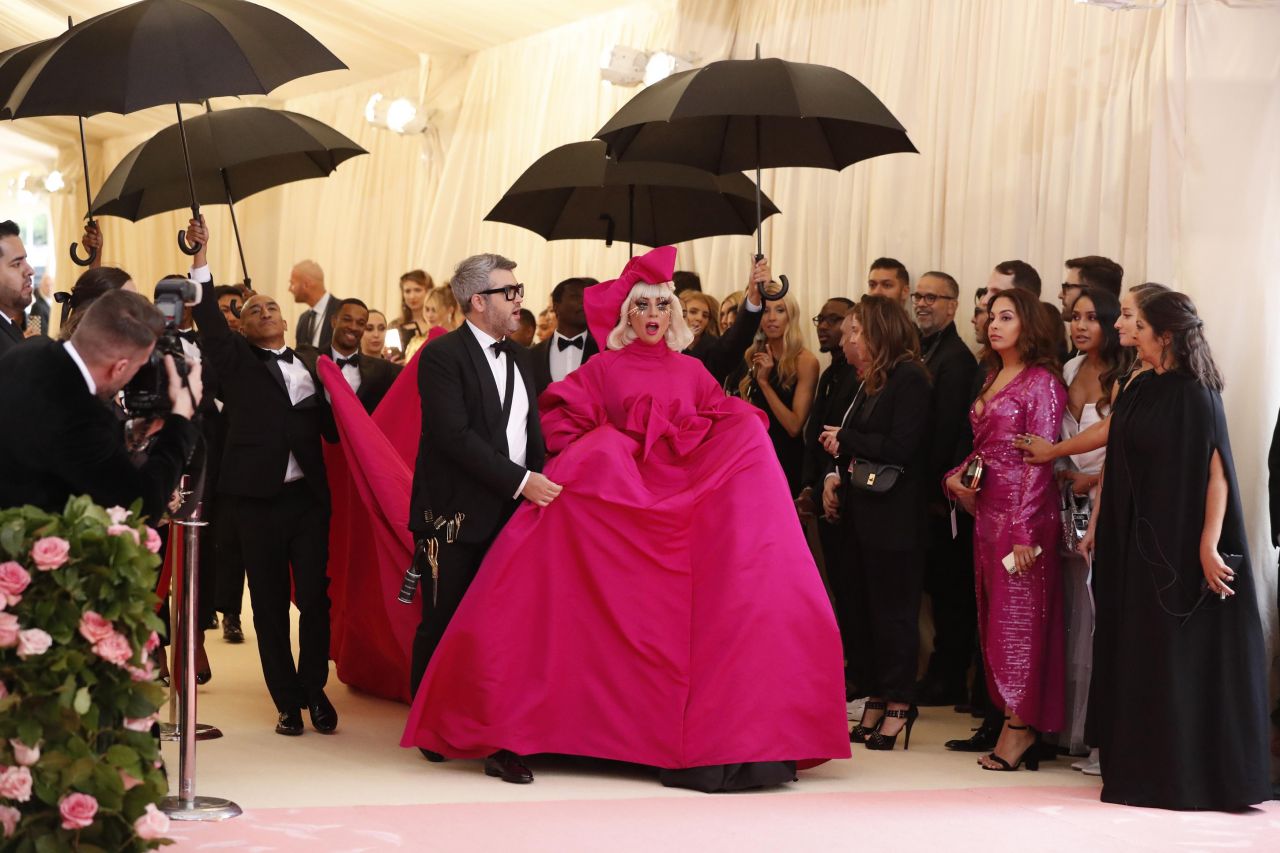 MET Gala tarihine geçecek kostümler! 65