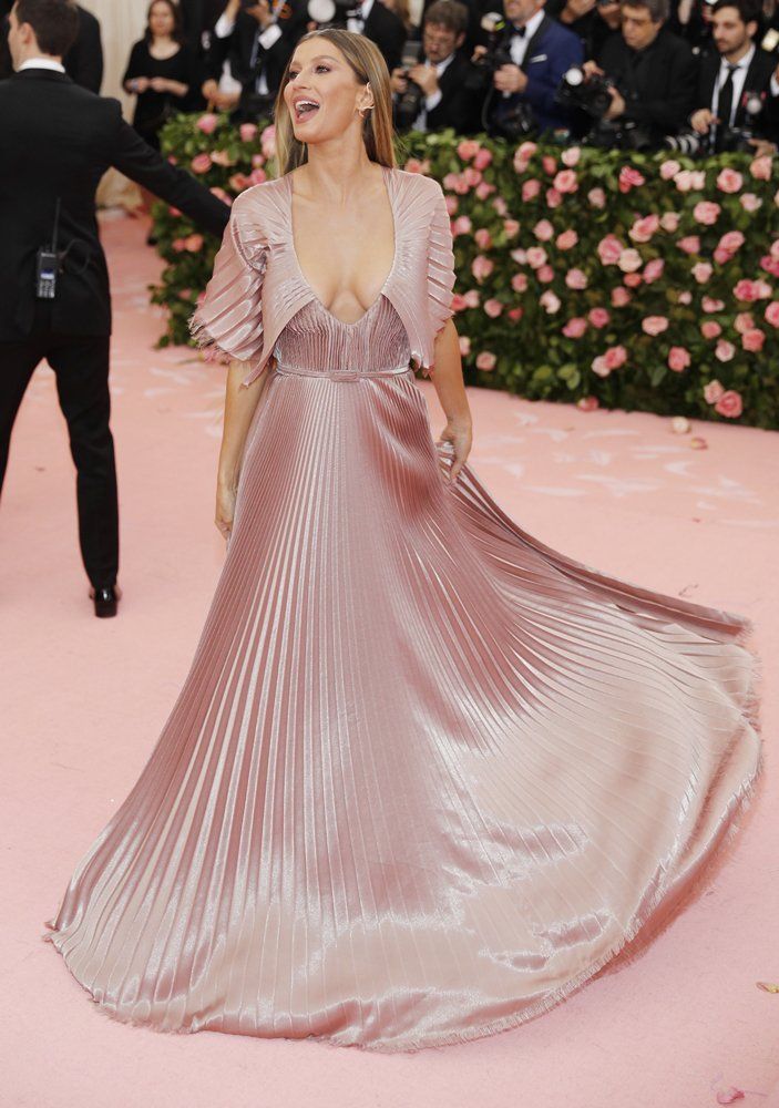 MET Gala tarihine geçecek kostümler! 5