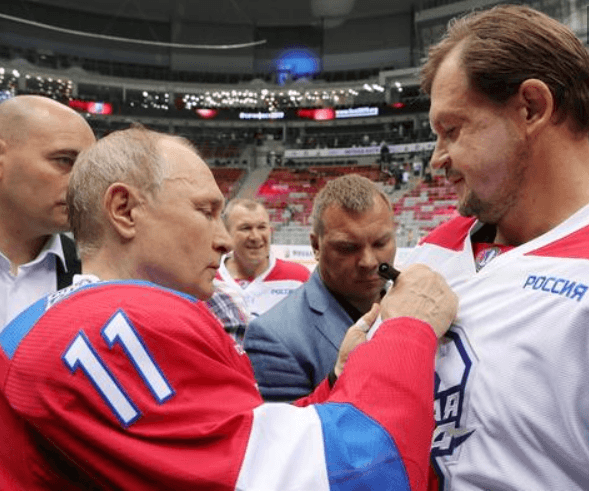 Putin, buz hokeyinde hünerlerini gösterdi! 11