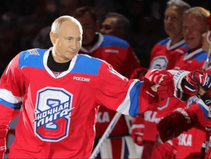 Putin, buz hokeyinde hünerlerini gösterdi! 17