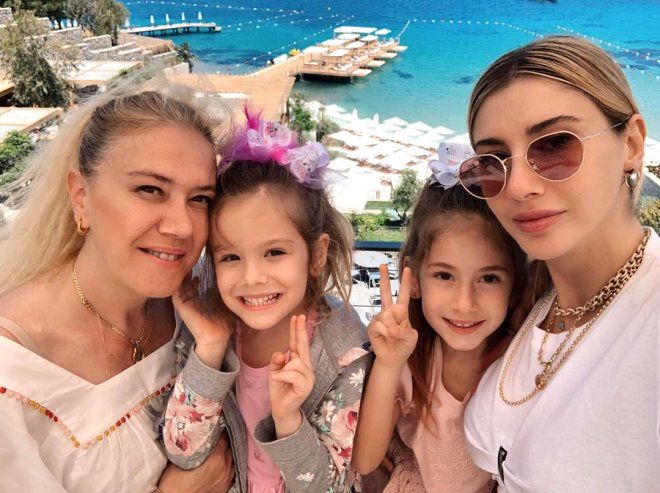 Hande Erçel'den yürek burkan Anneler Günü paylaşımı! 7