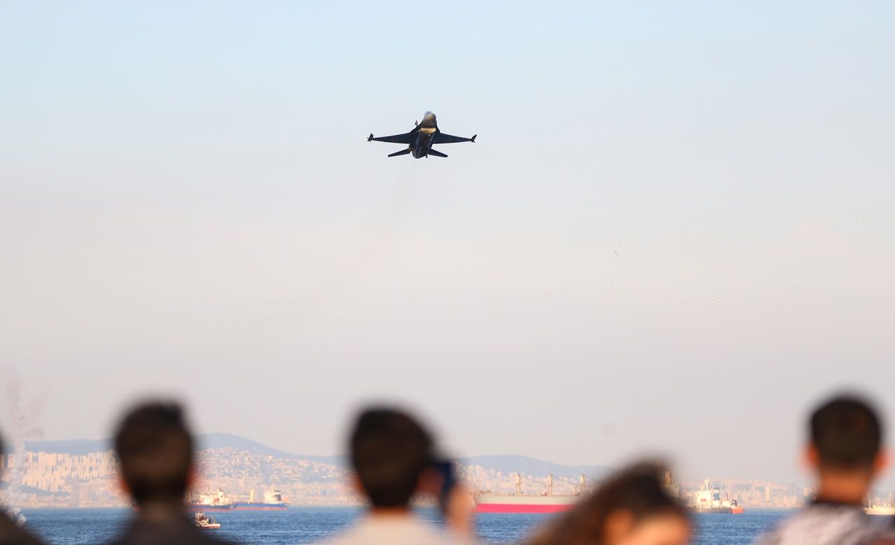 İstanbul'daki etkinliğe binlerce kişi katıldı... 52