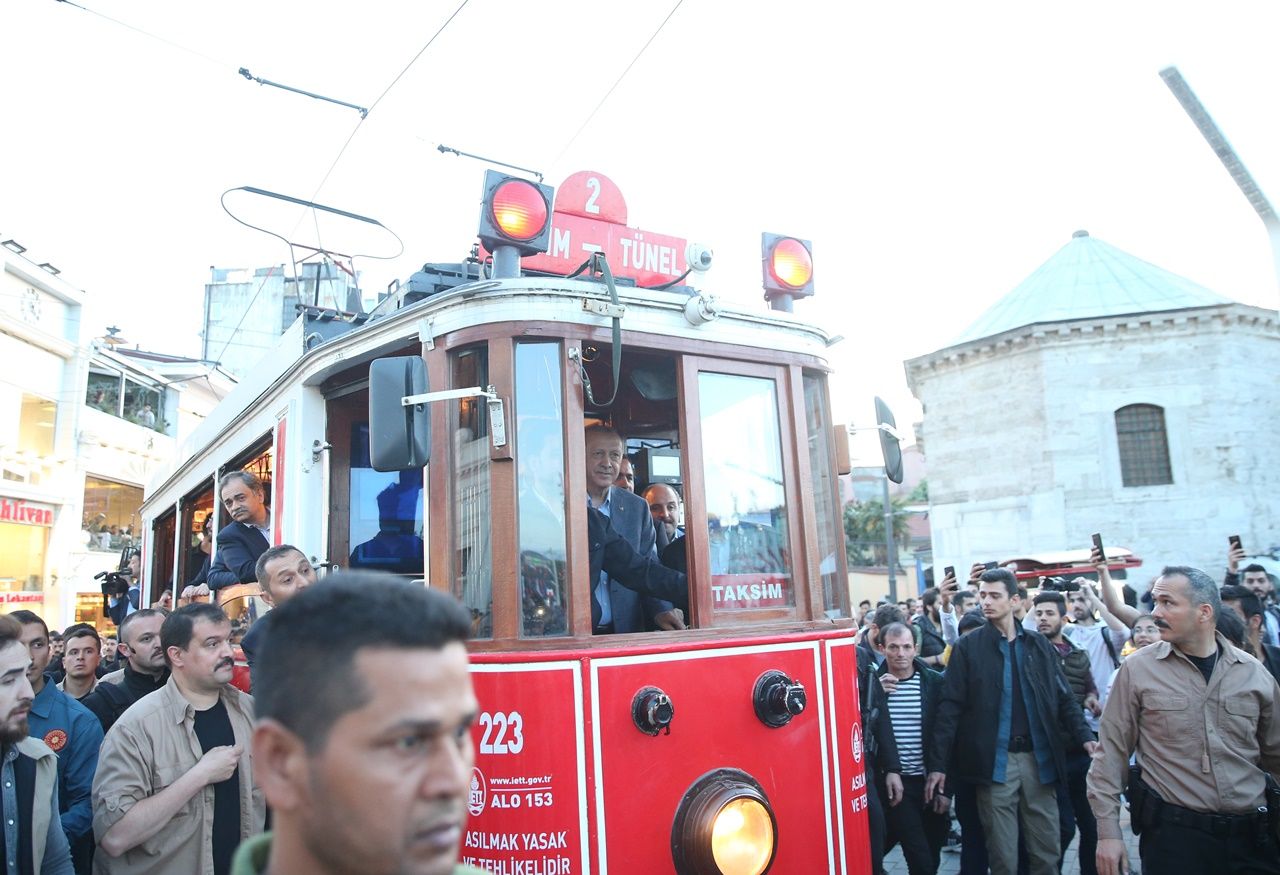 Cumhurbaşkanı nostaljik tramvay ile iftara geldi.. 3