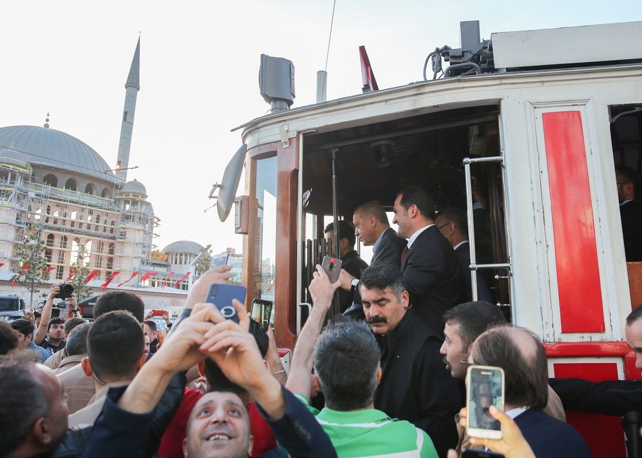 Cumhurbaşkanı nostaljik tramvay ile iftara geldi.. 23