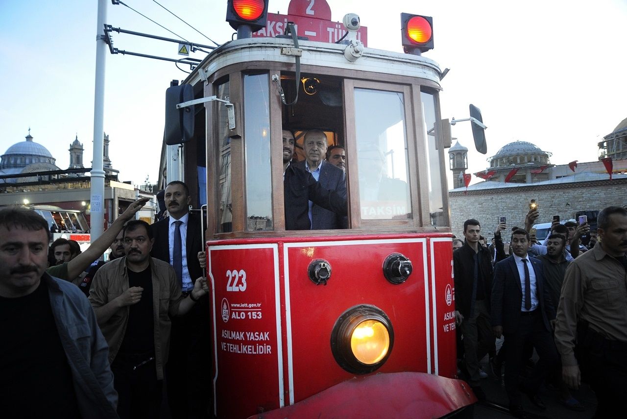 Cumhurbaşkanı nostaljik tramvay ile iftara geldi.. 25