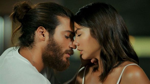 Demet Özdemir - Can Yaman aşkı askerliği kaldıramadı! 2