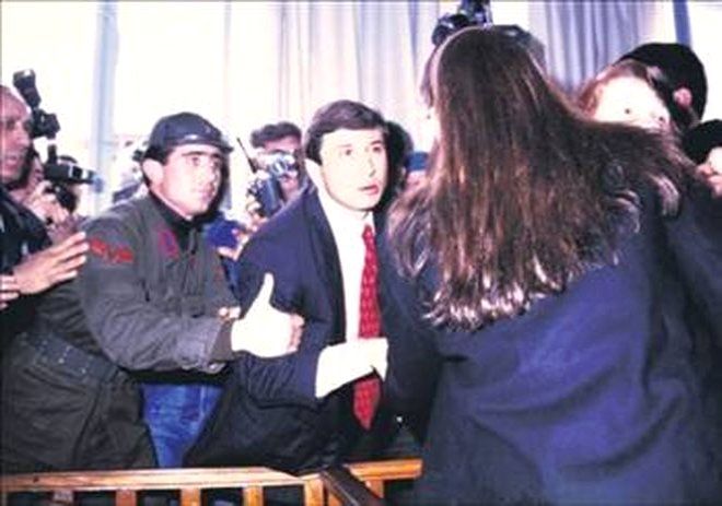 Bu ünlülerin yolu bir dönem cezaevinden geçti! 14