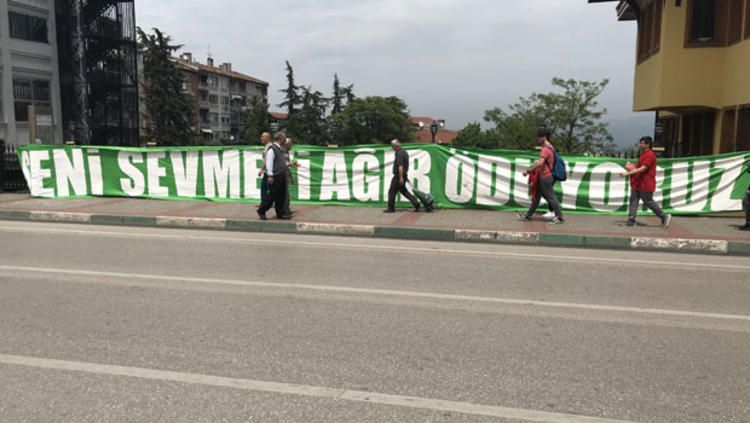 Şehrin dört bir yanına pankartlar asıldı... 4