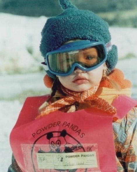 Ünlü oyuncunun çocukluk fotoğrafı şaşırttı! 23