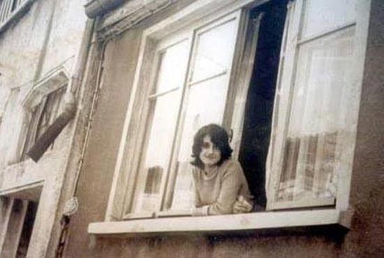 Ünlü oyuncunun çocukluk fotoğrafı şaşırttı! 8