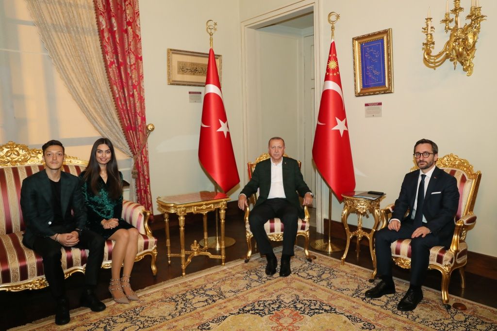 Erdoğan'ın iftarına Mesut Özil ve nişanlısı da katıldı! 5