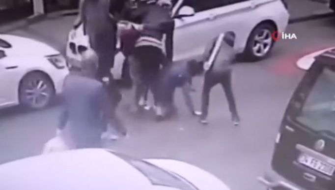 Genç taraftarın öldürülme anı kamerada! 4