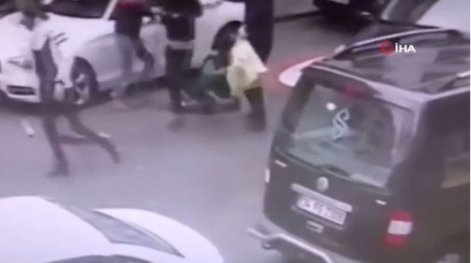 Genç taraftarın öldürülme anı kamerada! 2