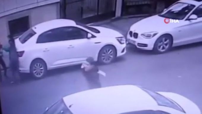 Genç taraftarın öldürülme anı kamerada! 5