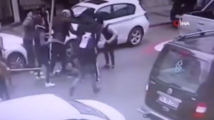 Genç taraftarın öldürülme anı kamerada! 3