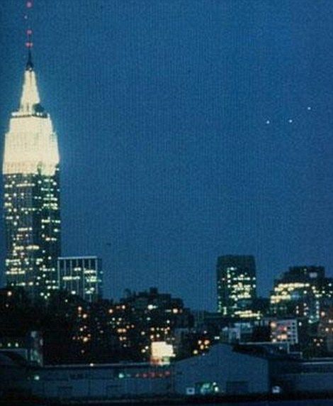 Pentagon'dan tarihi itiraf: UFO'ları inceliyoruz 12