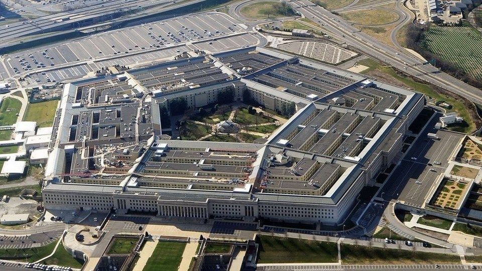 Pentagon'dan tarihi itiraf: UFO'ları inceliyoruz 1