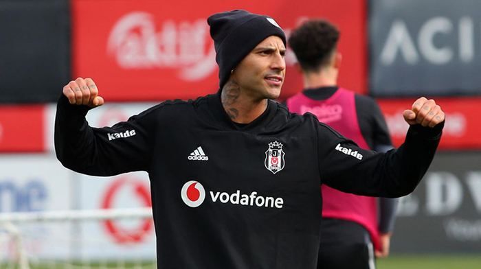 Q7'den taraftara ağır hakaret! 3