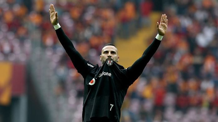Q7'den taraftara ağır hakaret! 4
