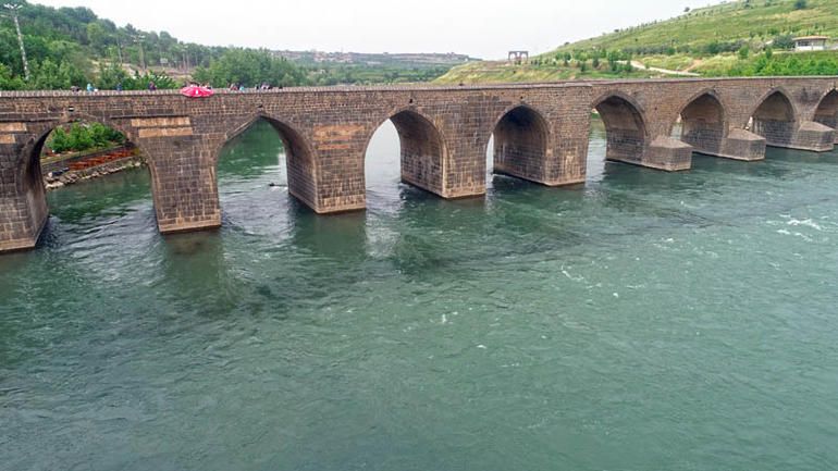 Dicle Nehri son 30 yılın en berrak görünümüne kavuştu! 1