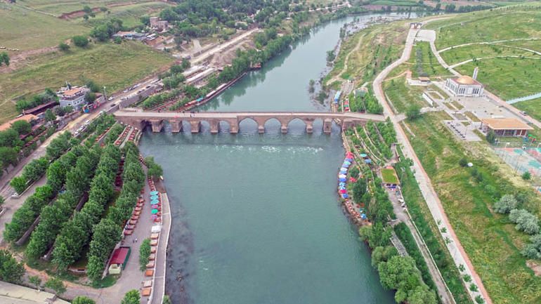 Dicle Nehri son 30 yılın en berrak görünümüne kavuştu! 2