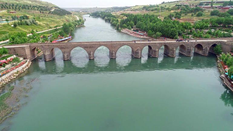 Dicle Nehri son 30 yılın en berrak görünümüne kavuştu! 6