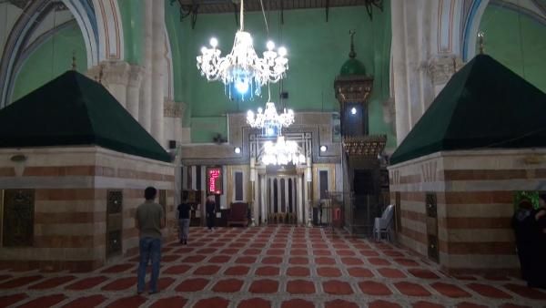 Bu camide bir yılda 631 vakit ezan yasaklandı! 1