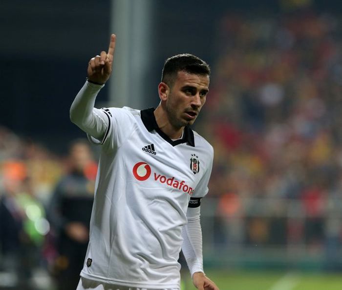 Beşiktaş'ta yaprak dökümü! 13