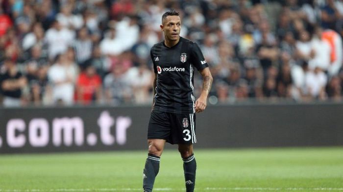 Beşiktaş'ta yaprak dökümü! 5
