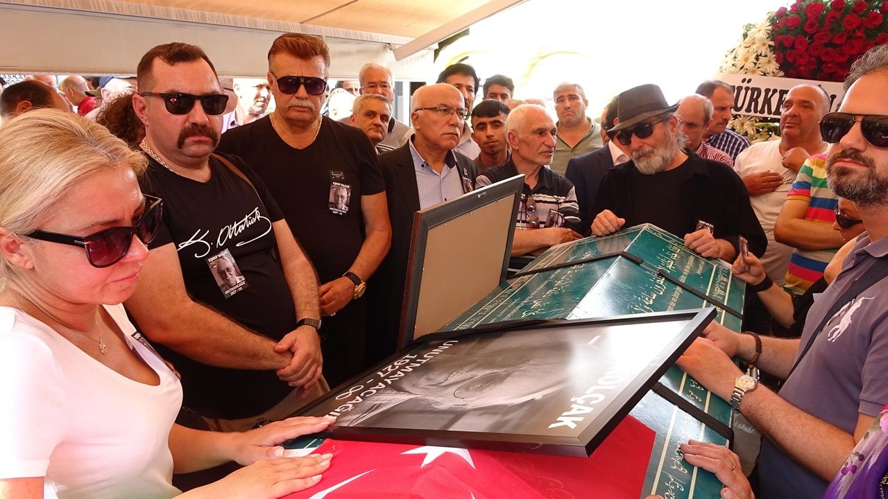 Eşref Kolçak son yolculuğuna uğurlandı... 13
