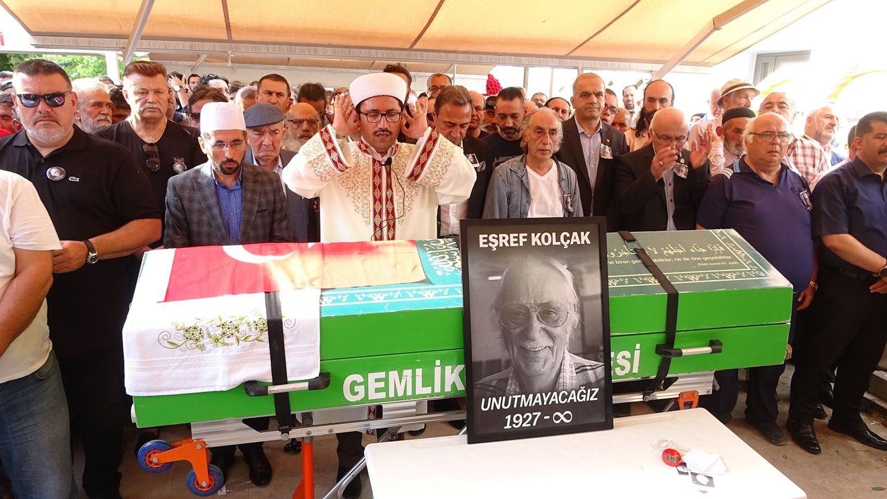 Eşref Kolçak son yolculuğuna uğurlandı... 17