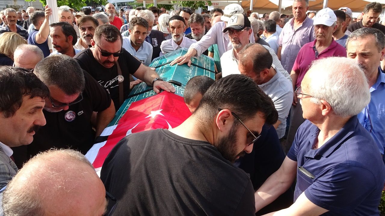 Eşref Kolçak son yolculuğuna uğurlandı... 19