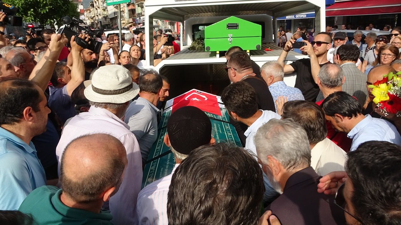 Eşref Kolçak son yolculuğuna uğurlandı... 20