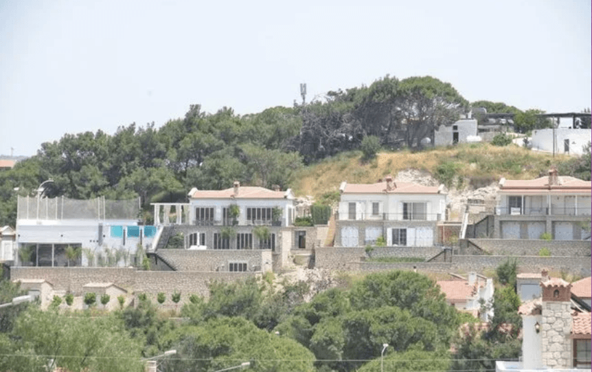 Ünlü çift balayını Çeşme'deki yeni yuvasında geçirecek! 2