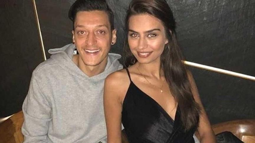 Ünlü çift balayını Çeşme'deki yeni yuvasında geçirecek! 3