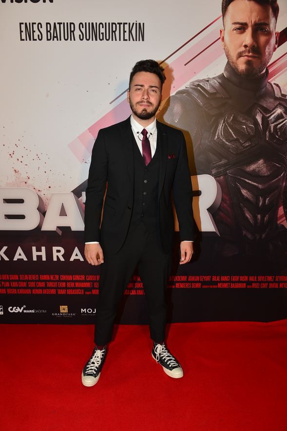 Enes Batur'un yeni filmi vizyona girdi! 1